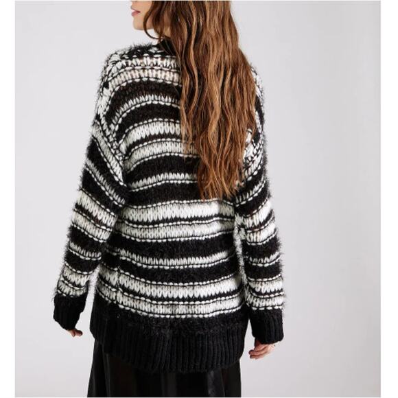 New TOPSHOP NORDSTROM Women's Black Crew Neck Knitted Sweater Size L - Picture 2 of 7